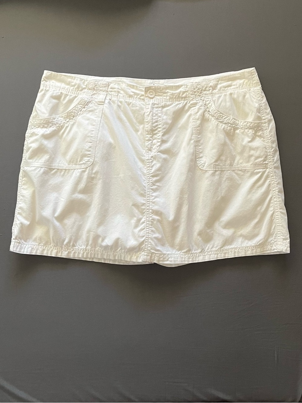 St. John’s Bay White Cotton Stretch Skirt with Built in Shorts/Pockets Size 14P